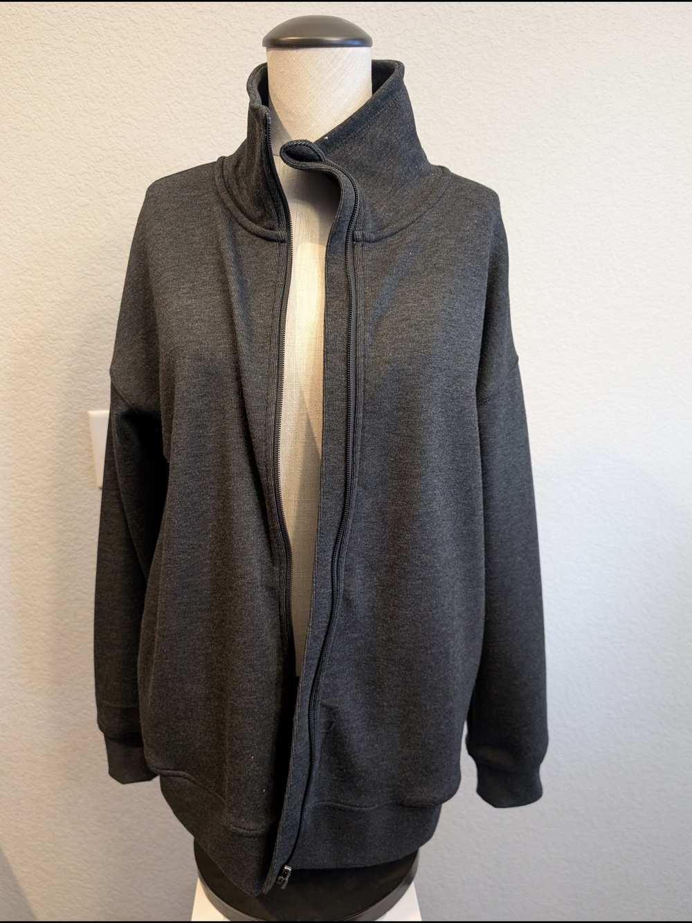 Mondetta Sz M Dark Gray Fleece Soft Women's Zip-Front Jacket Office